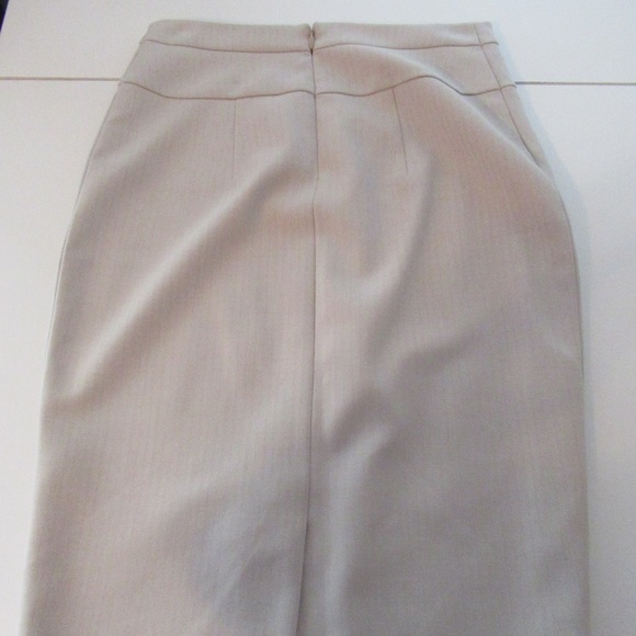 White House Black Market Cream Pencil Skirt - Picture 2 of 8